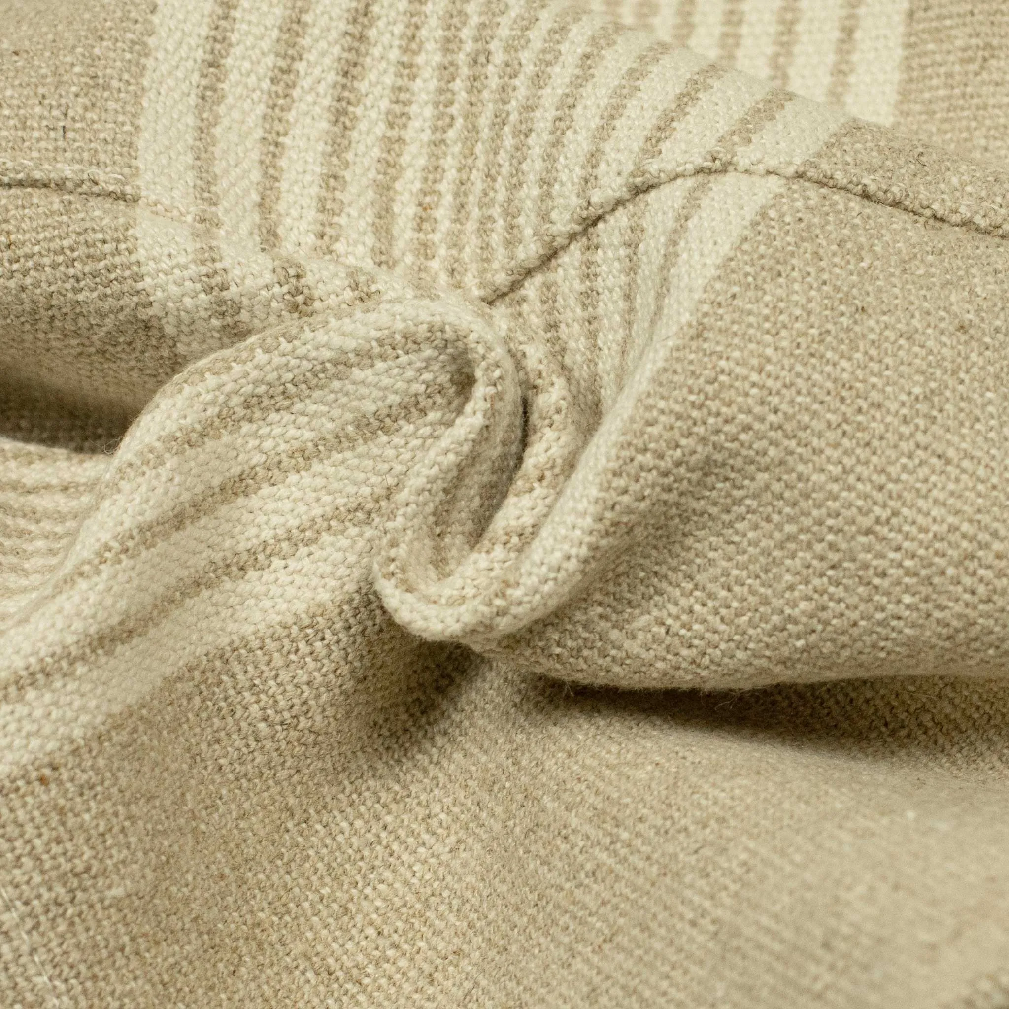 Drawstring fatigue shorts in striped natural linen and cotton canvas