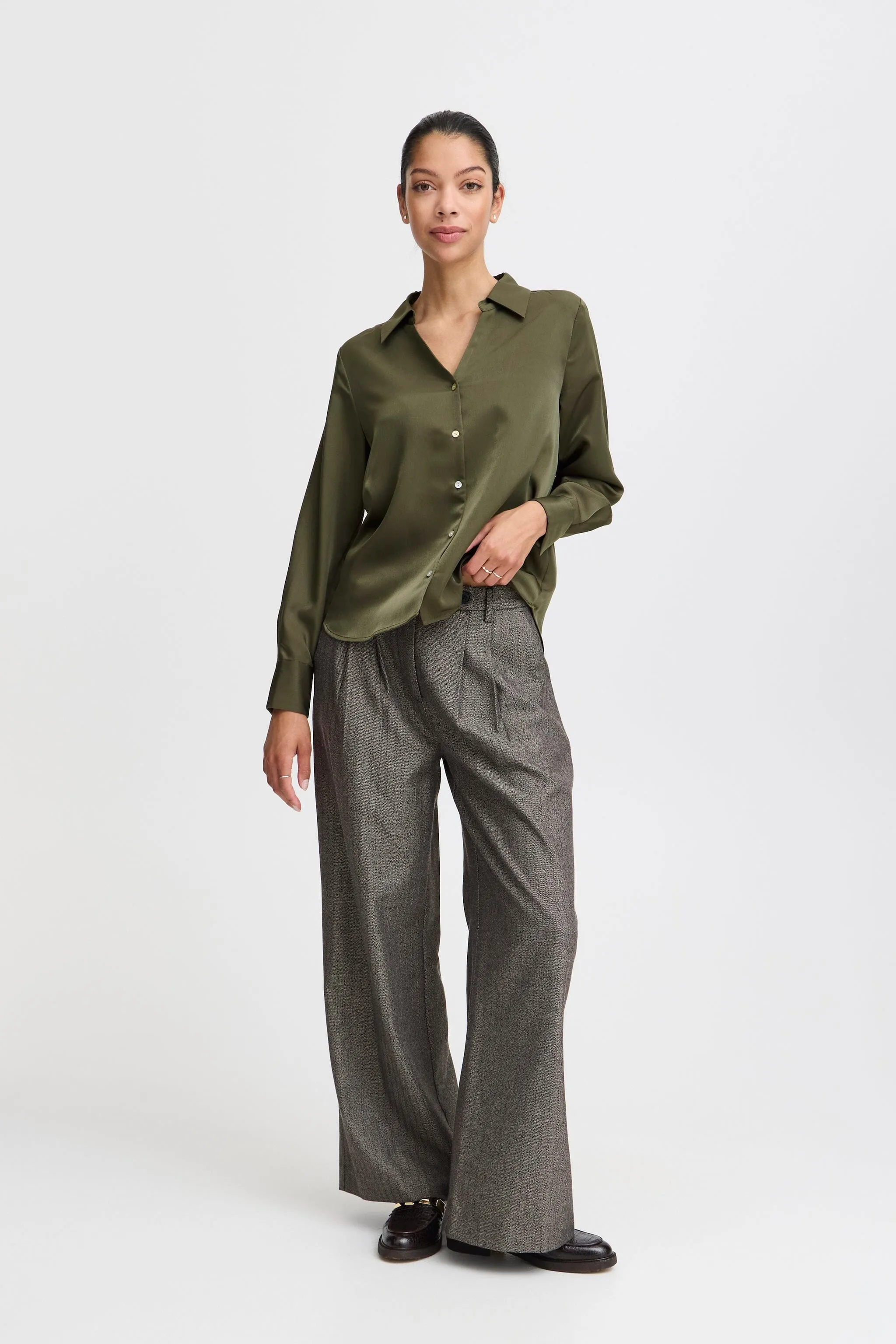 ELEVATED OLIVE OFFICE BLOUSE