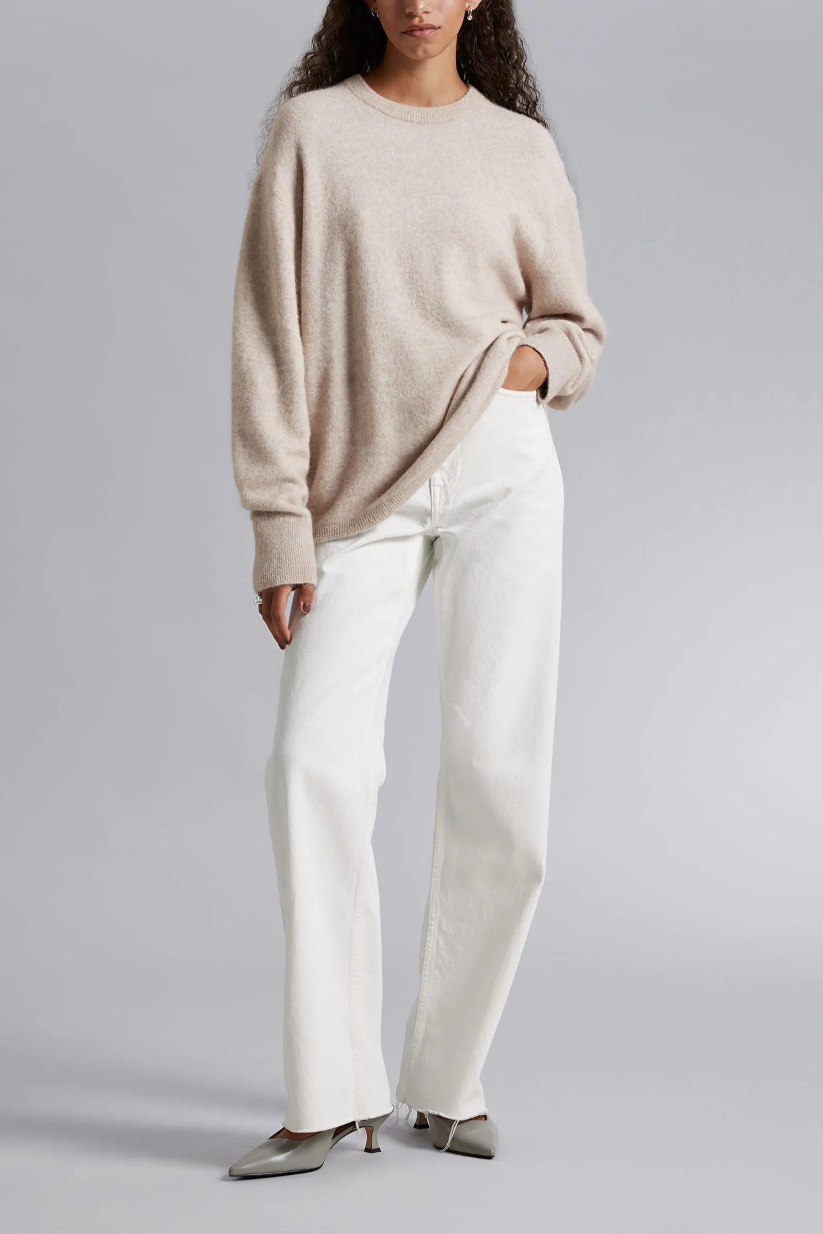 Lova Straight Leg Raw Hem Jeans In White Light