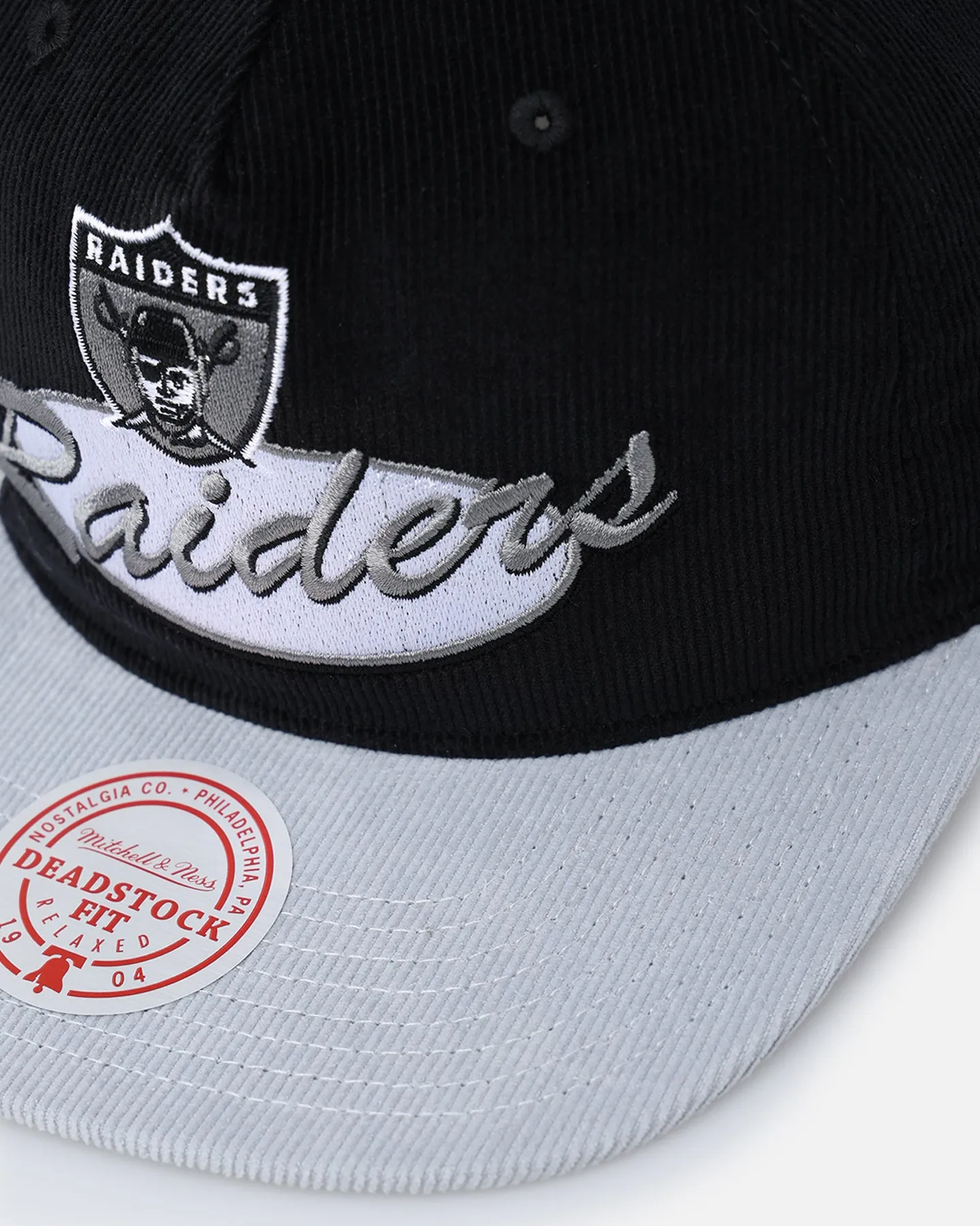 Mitchell & Ness Las Vegas Raiders Centre Circle Origin Snapback Black/Grey