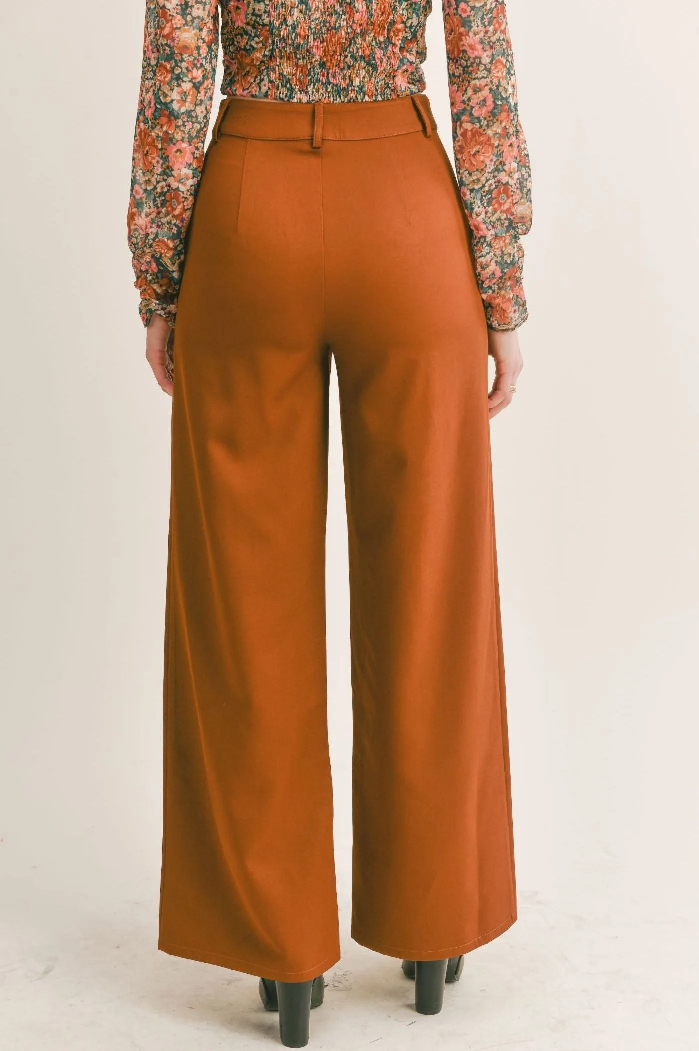 Sadie & Sage Coffee Date Pants in Brown